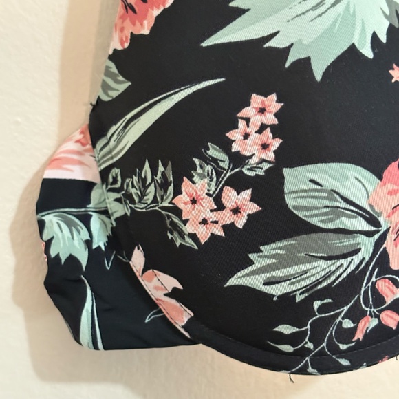 La Vie En Rose Black and Pink Floral Bra with Underwire Support 34C - Picture 5 of 9